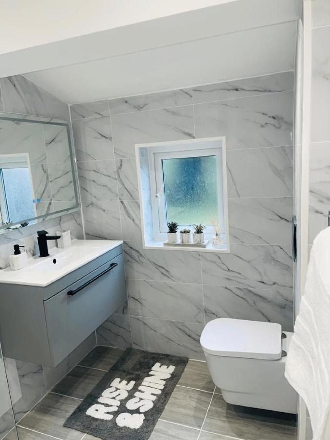Swanscombe Luxury New Home מראה חיצוני תמונה